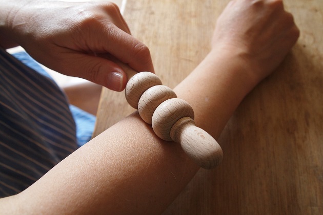 木工挽物　ツボ押し　マッサージ　つくしんぼう